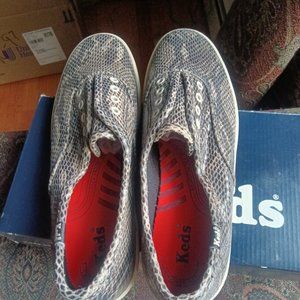 NEW. KEDS. SIZE 7.